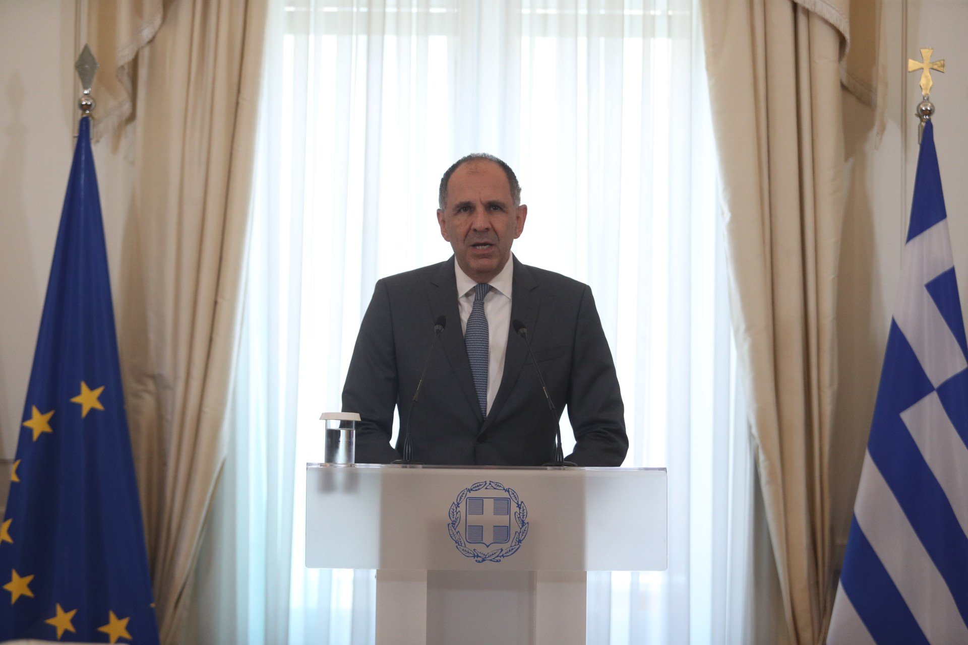 Γεραπετρίτης: Ανοίγει παράθυρο για στρατιωτική συμμετοχή της Ελλάδας στην Ουκρανία!