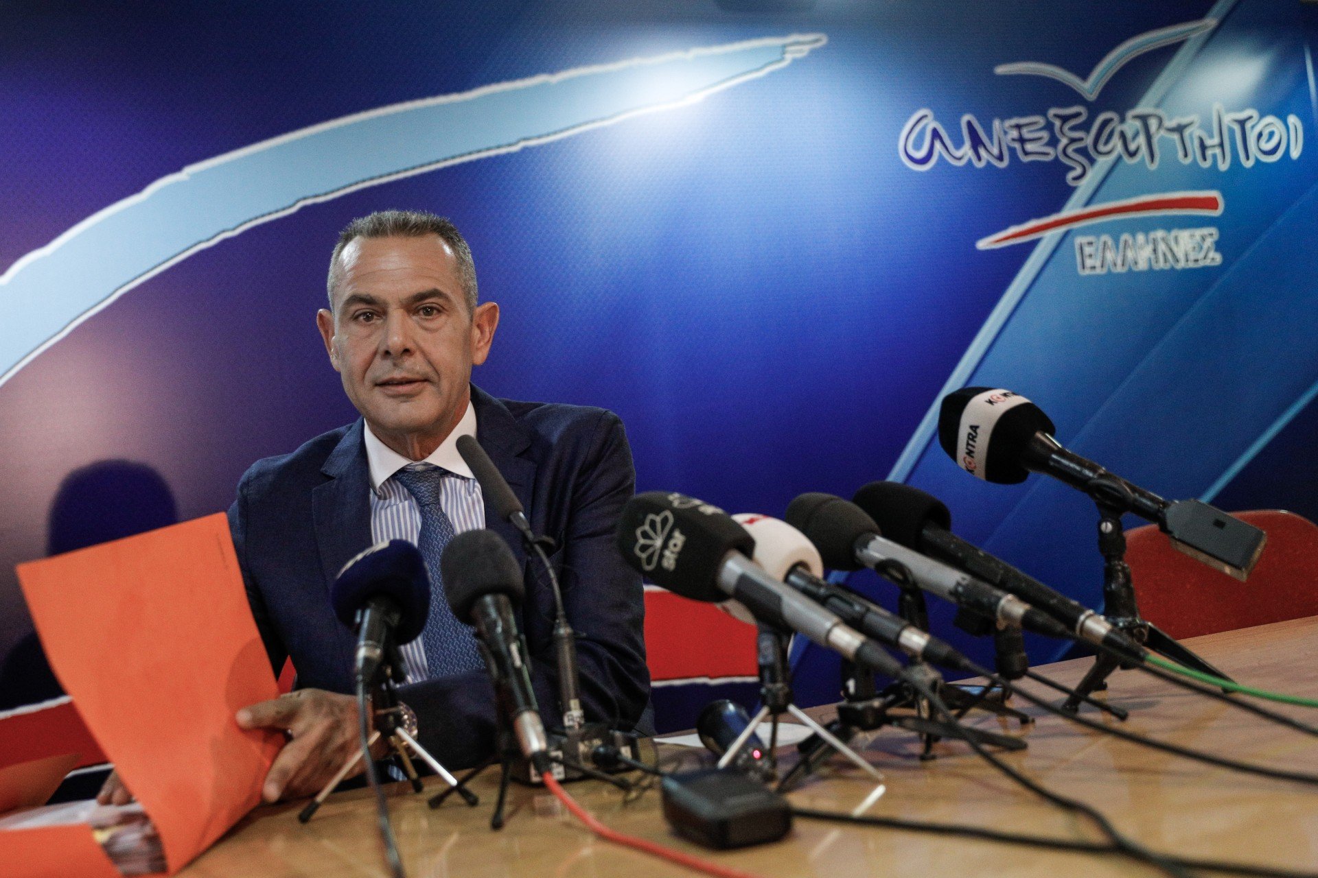 Καμμένος: «Θα ψήφιζα Καρυστιανού, αποπνέει ένα αίσθημα δικαιοσύνης που λείπει» (βίντεο)