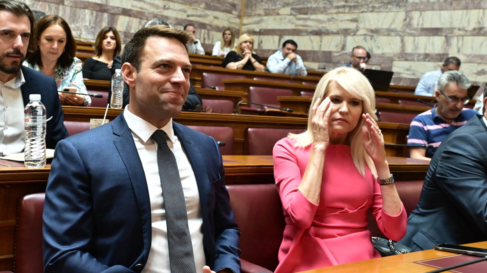 «Ηλεκτρονικό έγκλημα» λένε τώρα Κασσελάκης και Τζάκρη για τη διαρροή μηνυμάτων