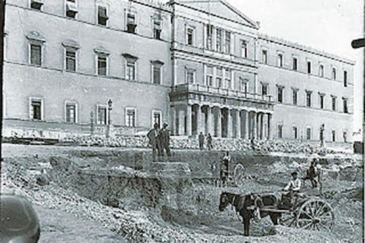 Το Μνημείο του Αγνωστου Στρατιώτη έχει τη δική του (άγνωστη) ιστορία