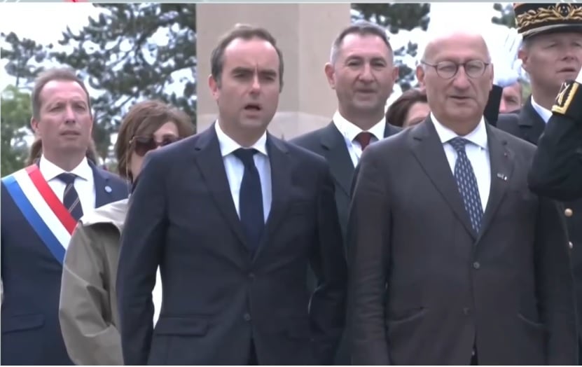 Γαλλία: Παραιτήθηκε ο πρωθυπουργός Λεκορνί. Χωρίς προηγούμενο η πολιτική κρίση