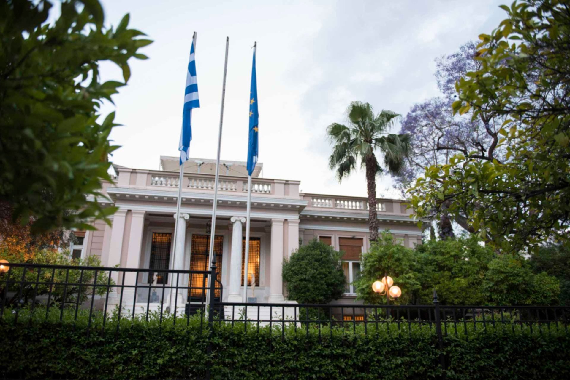 Παριστάνουν ότι δεν κατάλαβαν στο Μαξίμου: “Οι επισημάνσεις του Καραμανλή παραπάνω από επίκαιρες”