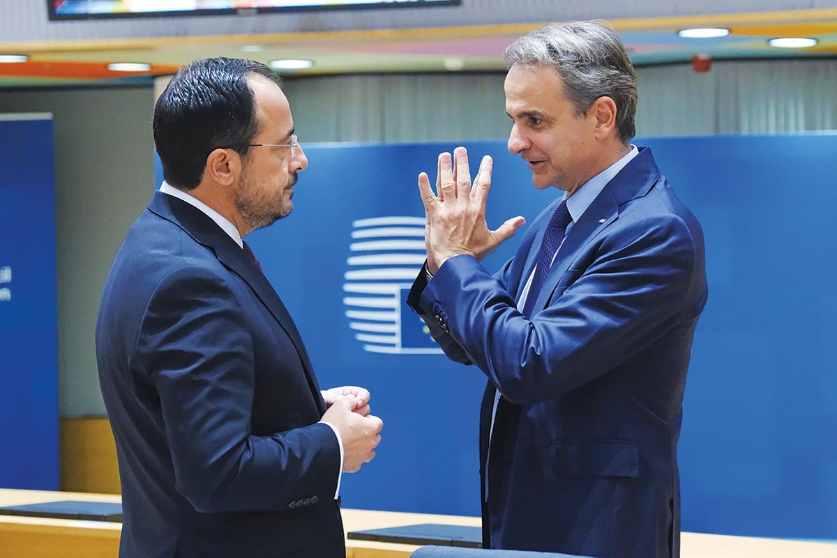 Από ένα καλώδιο κρέμεται η σχέση Ελλάδας – Κύπρου