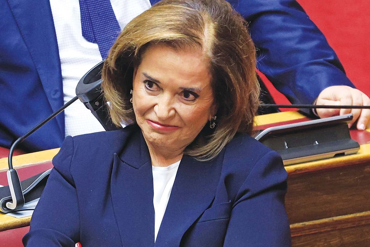Ρεσιτάλ χυδαιότητας κατά Ρούτσι από την Ντόρα!