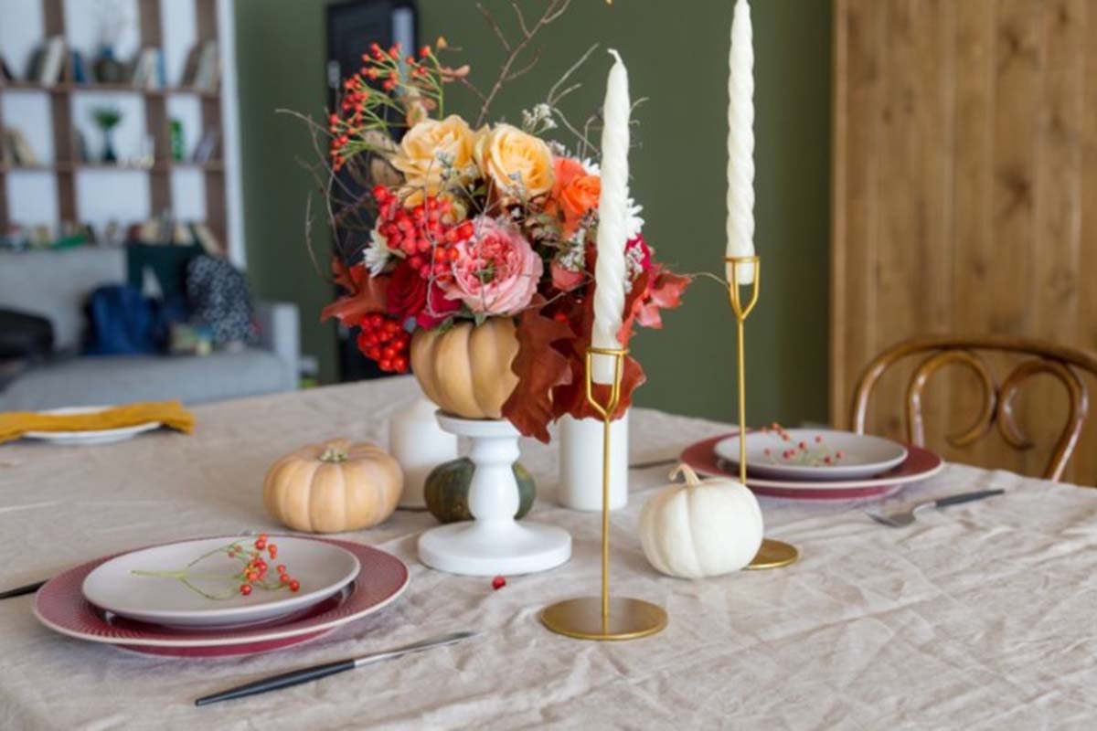 Autumn in the dining room – Μπουκέτα και συνθέσεις με φθινοπωρινά λουλούδια για να διακοσμήσετε τη τραπεζαρία σας!
