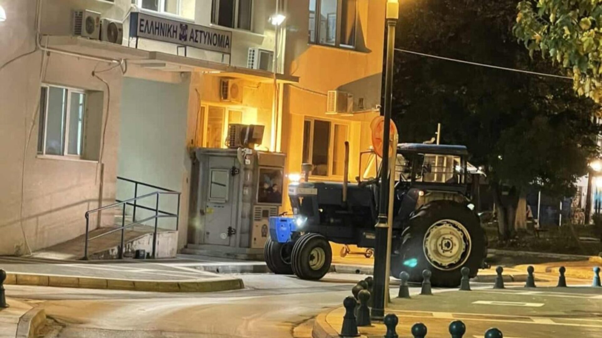 Έφτασε με τρακτέρ στο Τμήμα για τον ΟΠΕΚΕΠΕ… κι έφυγε με πρόστιμο για μέθη!