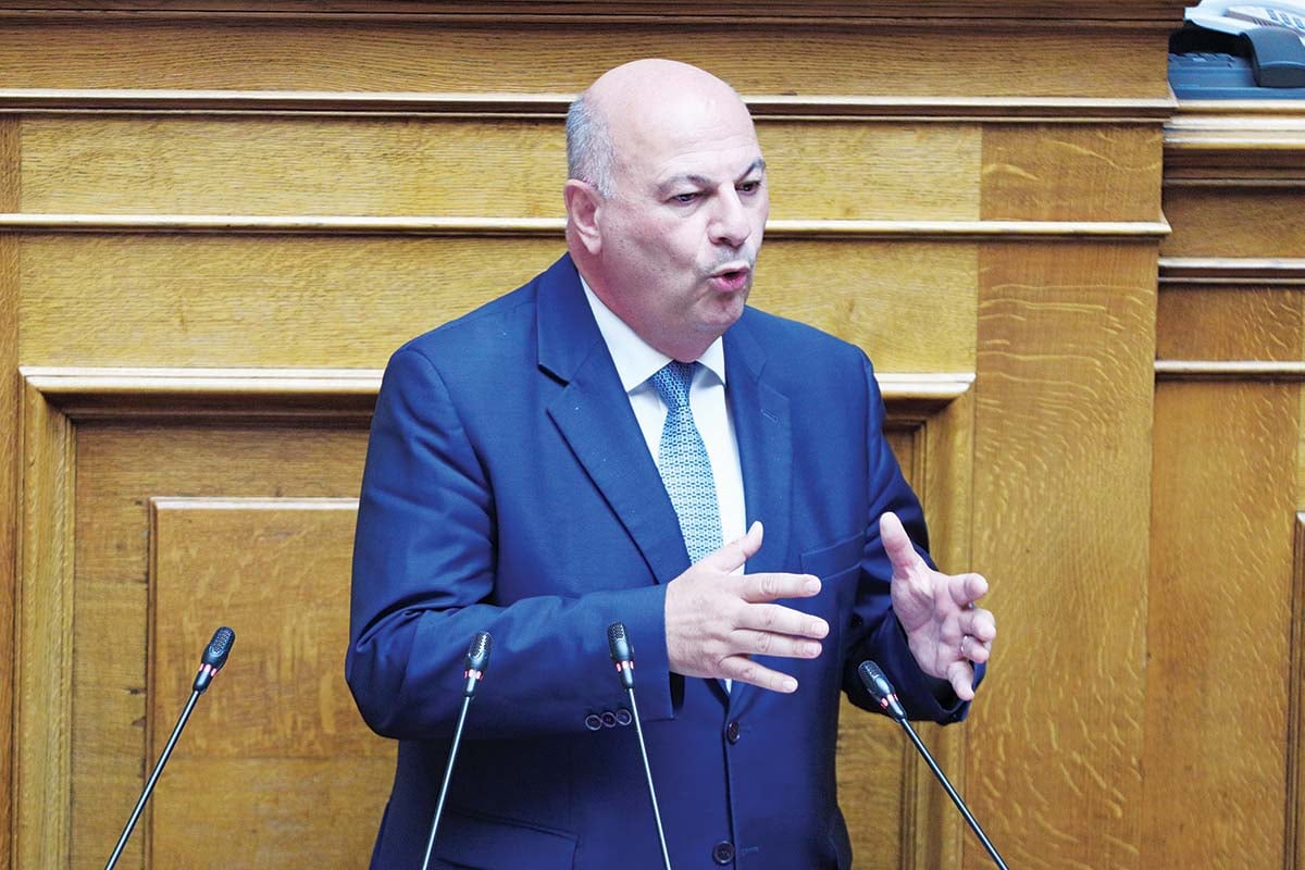 Τι κρύβει η… μη παραίτηση Τσιάρα