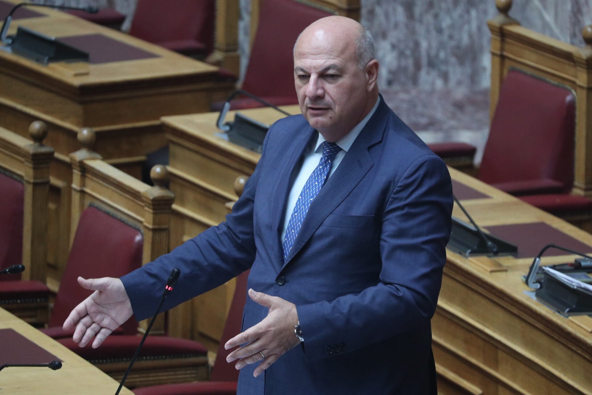 Μετά τον προπηλακισμό…οι υποσχέσεις: «Προτεραιότητά μας οι πληρωμές», λέει τώρα ο Τσιάρας