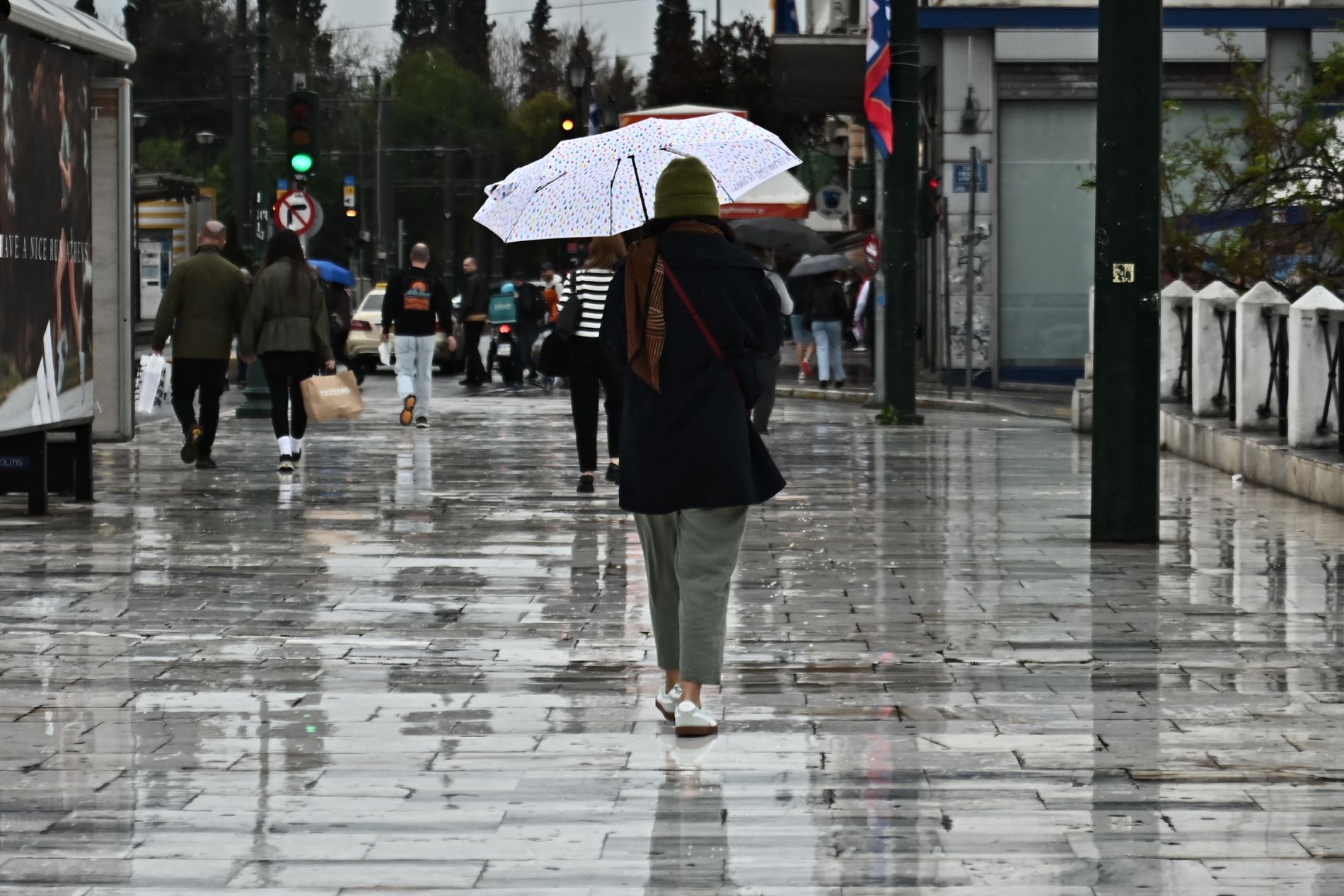 Kαιρός: Βροχές και καταιγίδες στα δυτικά της χώρας – Μπουρίνια στην Αττική (βίντεο)