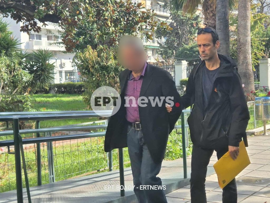 Βόλος: Πατέρας ο λιμενικός που συνελήφθη για ασέλγεια σε ανήλικα Ρομά – «Μην το πείτε στην οικογένειά μου»