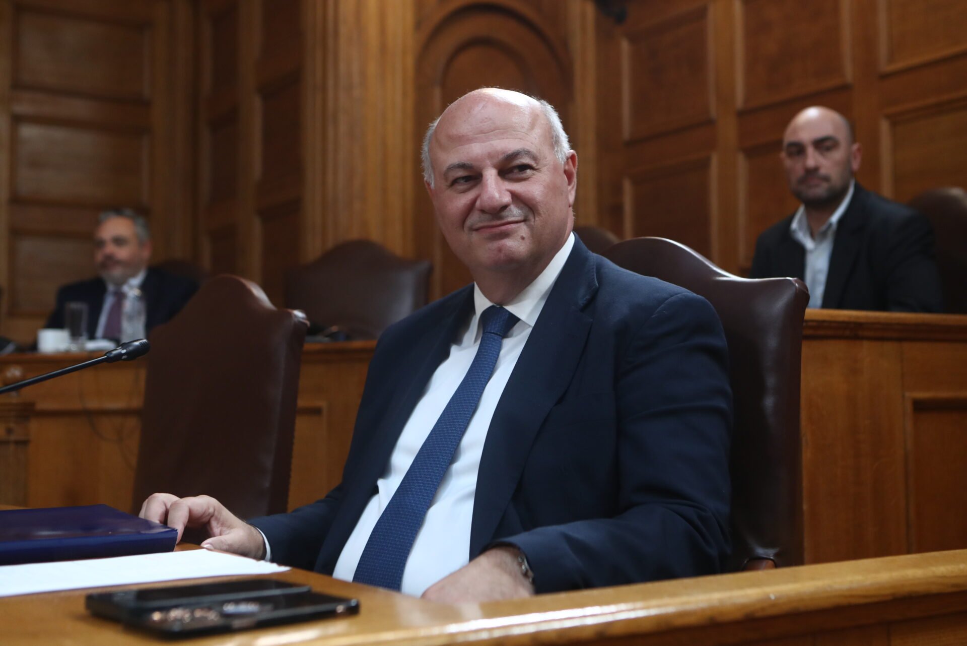 Απάντηση–χαστούκι από τον Ούγγρο Επίτροπο στον Τσιάρα μετά από ερώτηση ευρωβουλευτή: Εξόντωσε χωρίς λόγο την ελληνική κτηνοτροφία