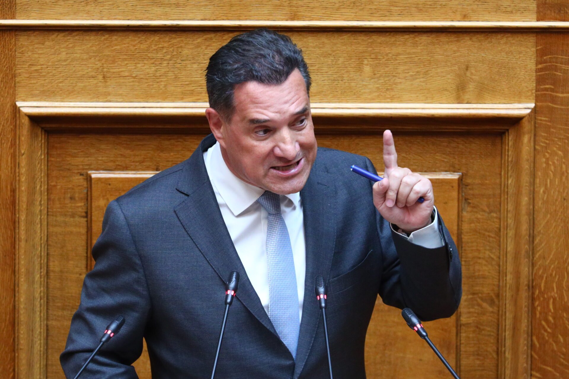 Άδωνις εναντίον όλων για τα ΕΛΤΑ στη Βουλή – Τα έβαλε και με τους γαλάζιους βουλευτές