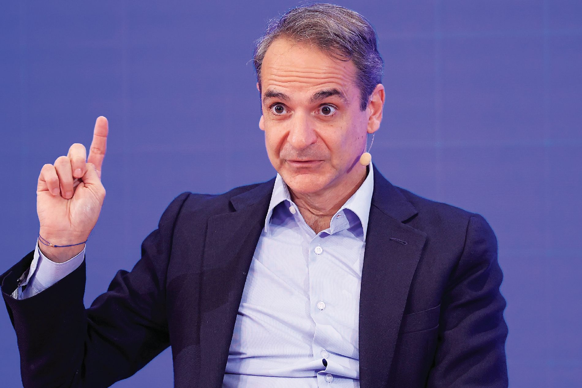 «Φλέγεται» το παρασκήνιο: Διπλωματικά μπότοξ, τρολ, συλλυπητήρια και οι μαχαιριές στο Μαξίμου