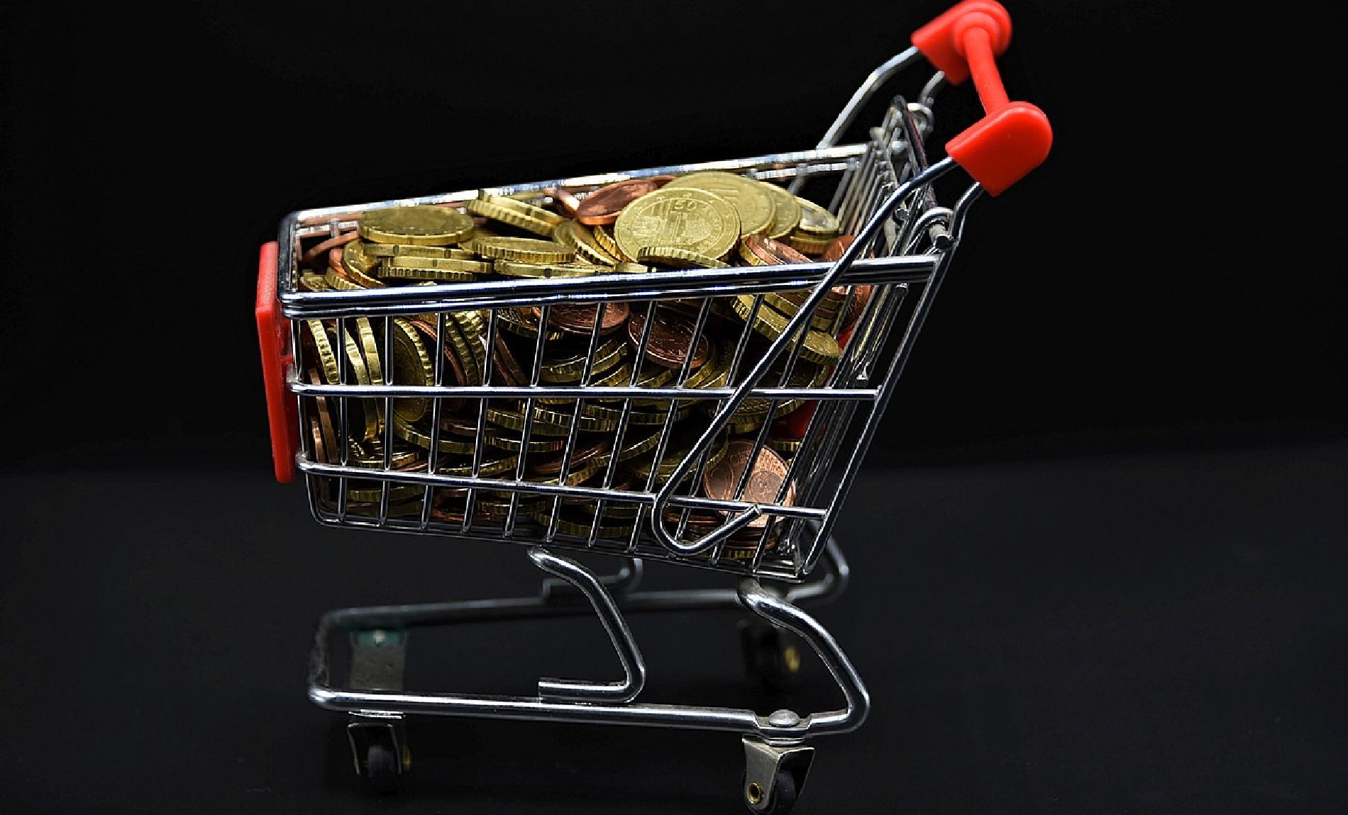 «Γονατίζει» τα νοικοκυριά η ακρίβεια: «Δεν φτάνουν τα χρήματα για το μήνα» – Το κρέας στην κορυφή των ανατιμήσεων