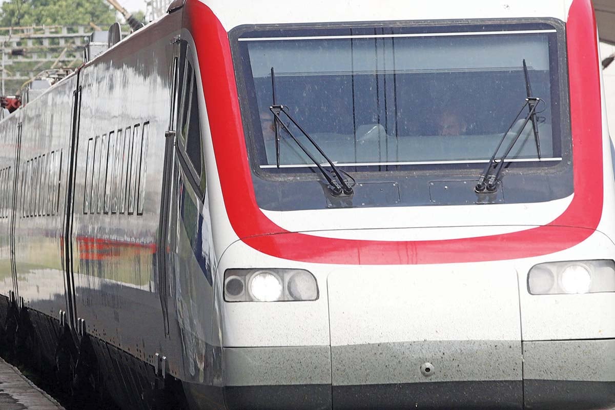 Από τα ΕΛΤΑ στη Δημουλίδου: Η Ελλάδα του παραλόγου