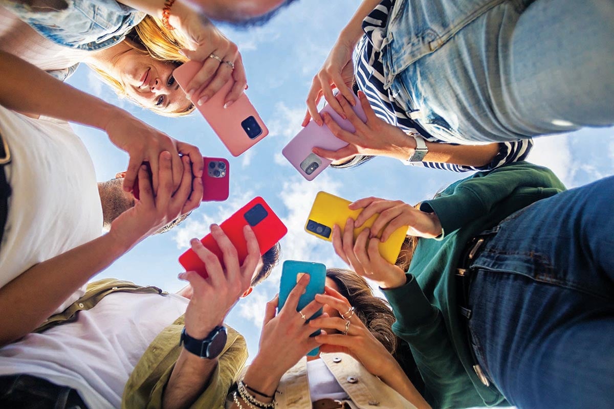 Μανώλης Κοττάκης: Η ερημοποίηση των σχέσεων στη χώρα του ανέπαφου