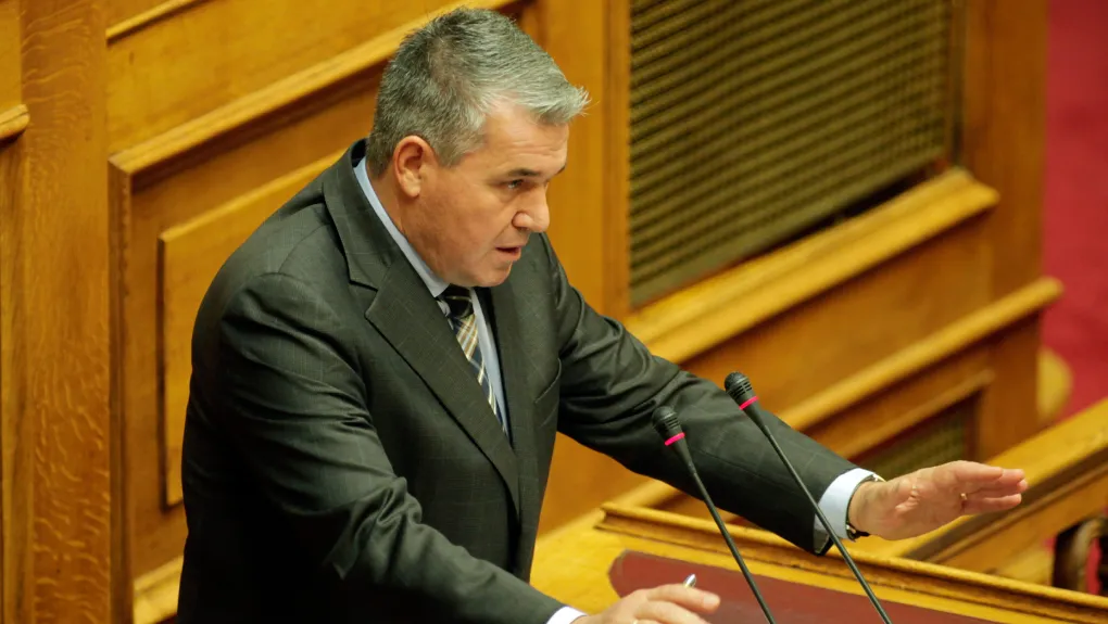 Δεν μπορεί, μας τρολάρουν – Ο βουλευτής Κυριαζίδης της ΝΔ λέει ότι “δεν βγαίνει” με μισθό 5.000 ευρώ! (βίντεο)