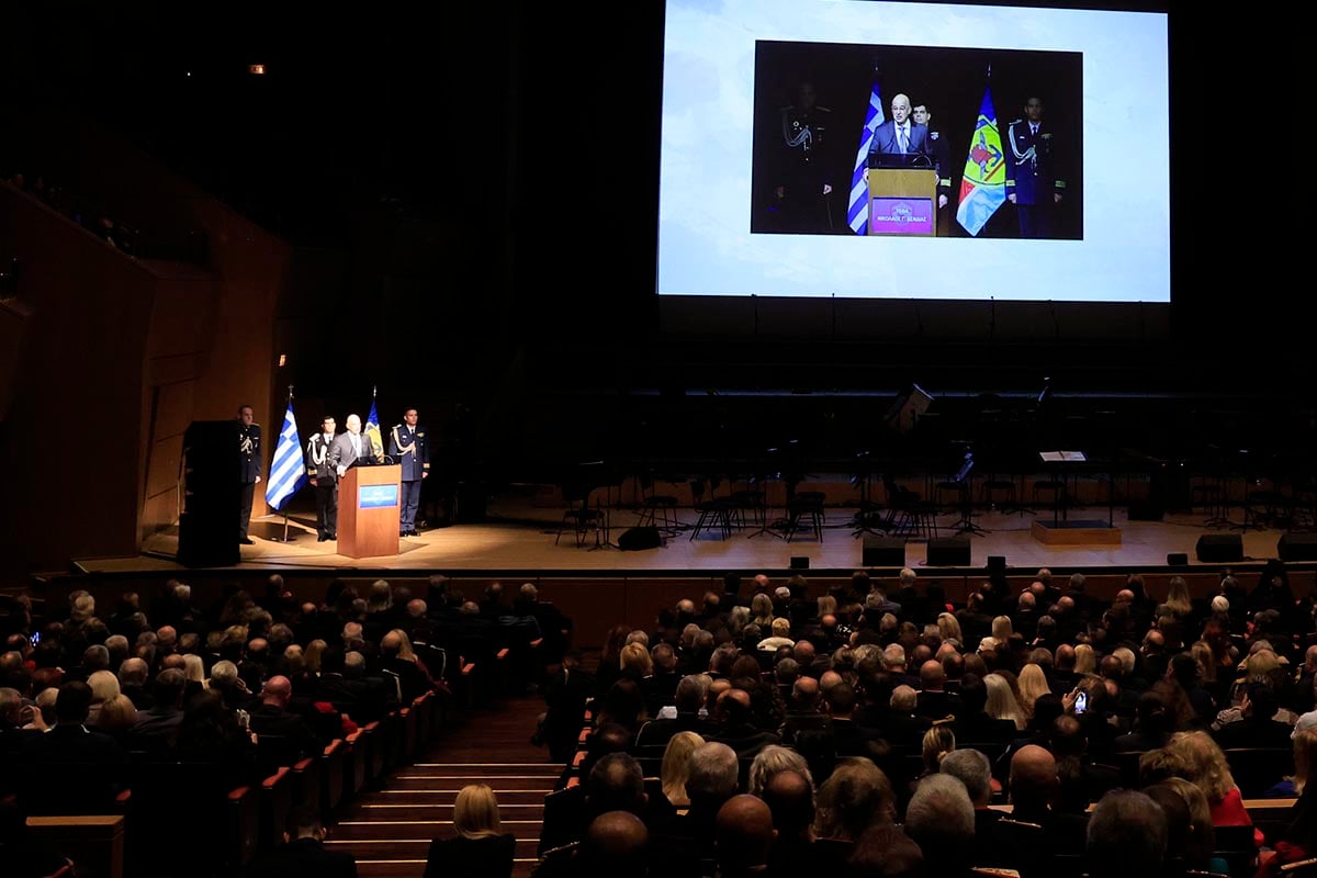 Περιφρόνηση προς τις Ένοπλες Δυνάμεις