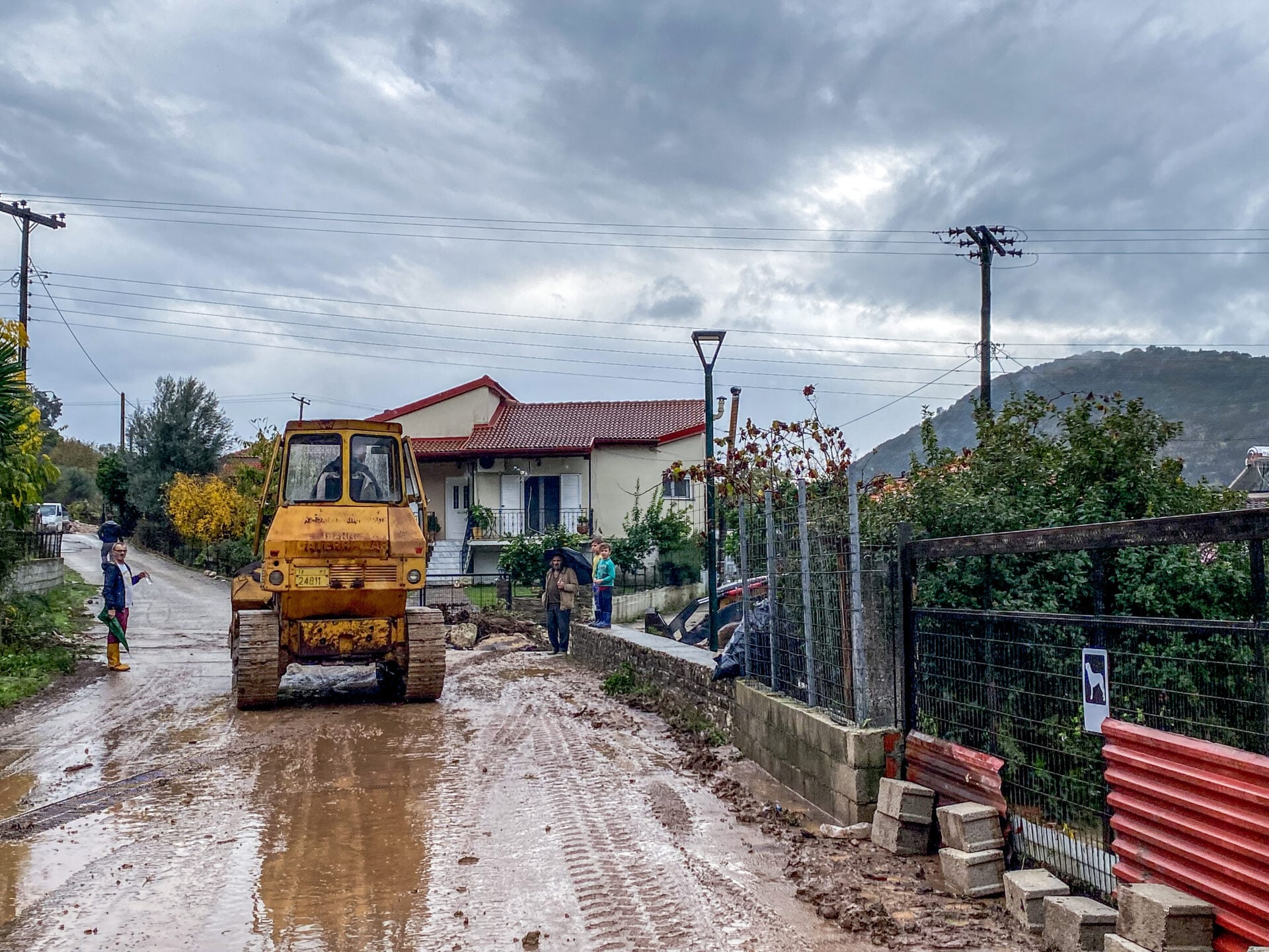 Πέντε περιφέρειες σε κόκκινο συναγερμό ενόψει κακοκαιρίας – Οδηγίες από την Πολιτική Προστασία