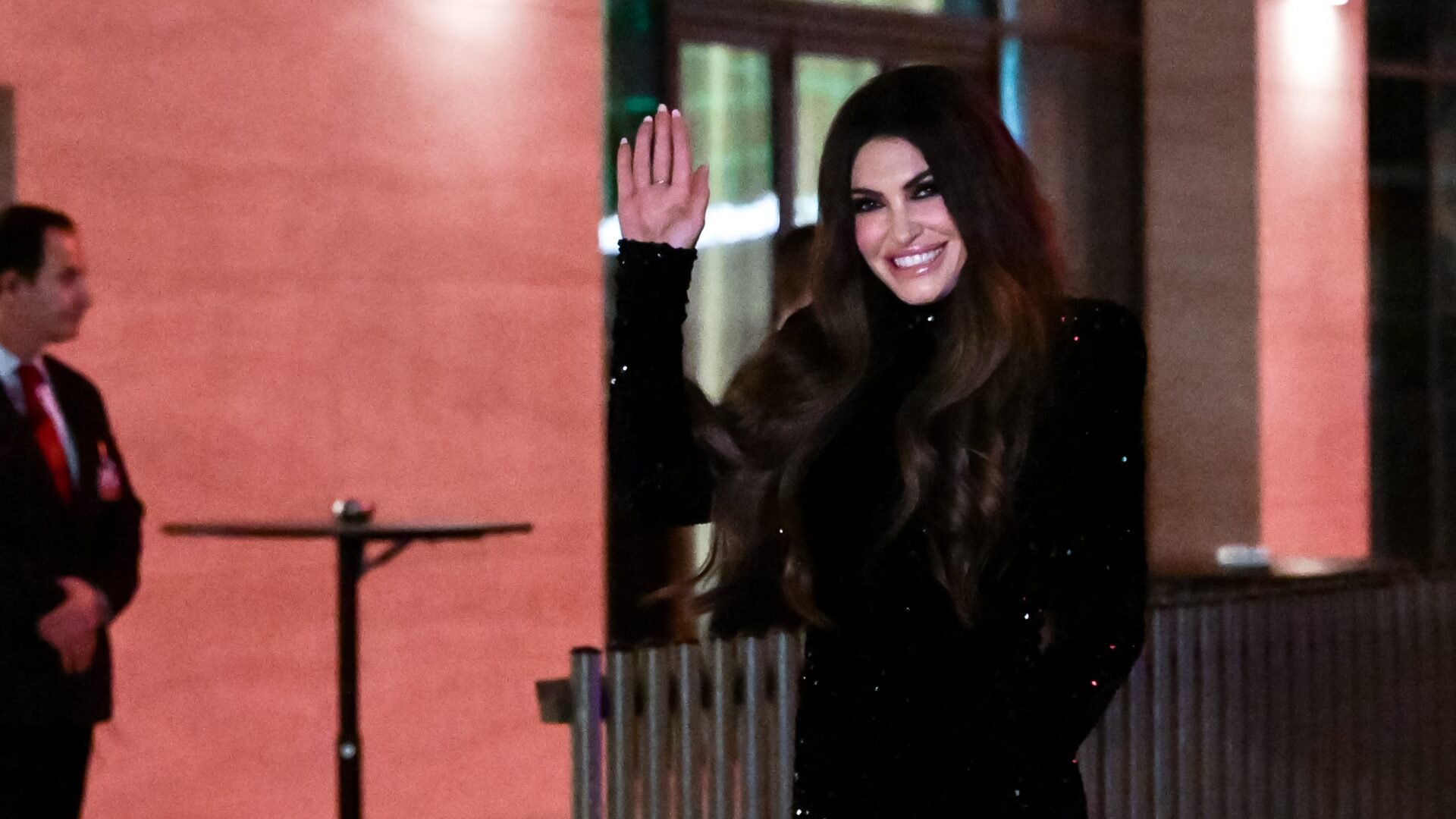 Η Κίμπερλι Γκίλφοϊλ στην Αθήνα: Οι πρώτες εικόνες από τον χορό των Πεζοναυτών