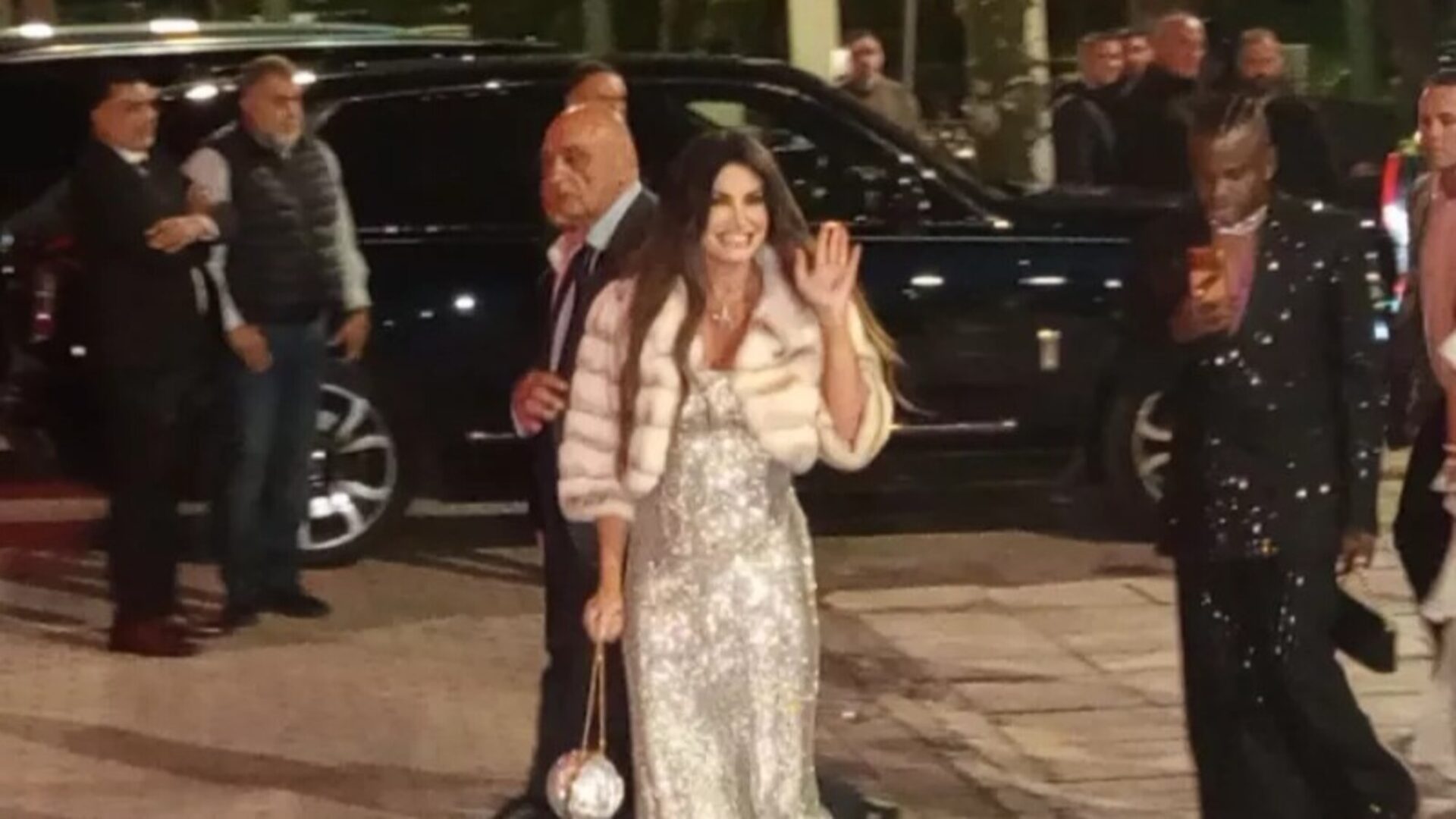 Κίμπερλι Γκίλφοϊλ: Ξεκίνησε το λαμπερό πάρτι της στην Αθήνα – Ποιοι έδωσαν το παρών (βίντεο)