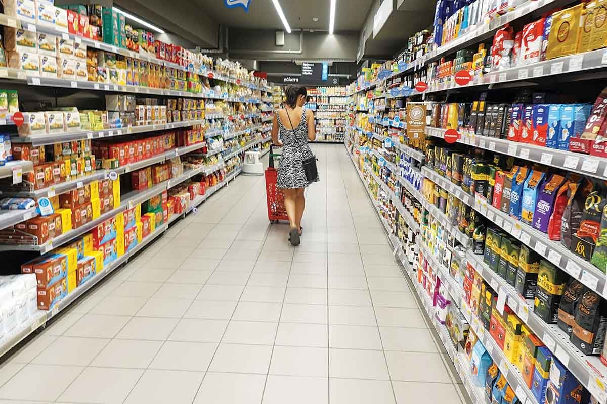 Πέντε χρόνια ακρίβειας: Πληρώνουμε 30% πάνω για τα ίδια αγαθά