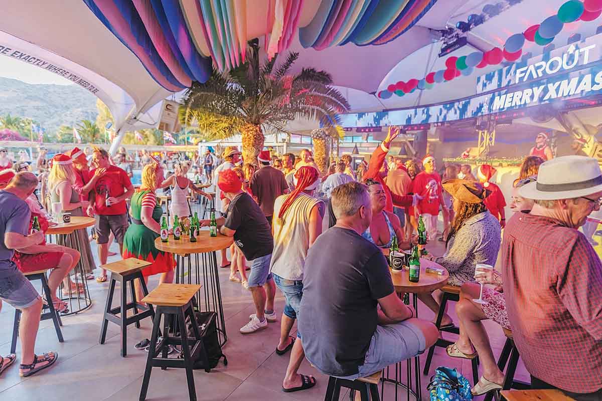 Γιώργος Χαρβαλιάς: Τα γκαρσόνια της Ευρώπης