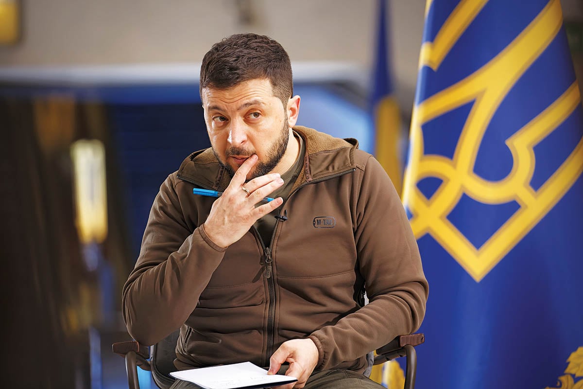 Πτωχεύσεις, Ζελένσκι και τσίπουρα: H Ελλάδα όπως είναι