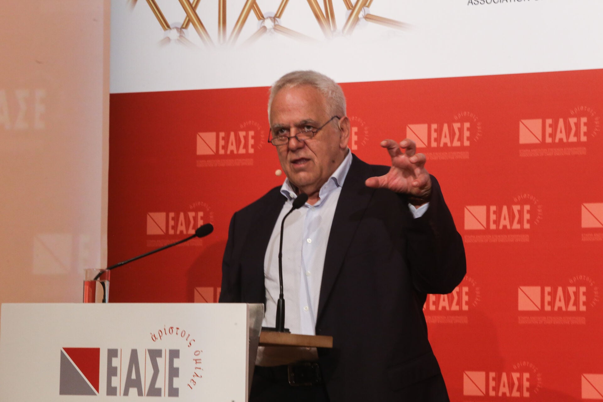 «Θα σε καθαρίσουμε όπως τον Καραϊβάζ»: Απειλές κατά της ζωής του δέχτηκε ο δημοσιογράφος Πάσχος Μανδραβέλης εξαιτίας όσων είπε για τον «Φραπέ» (βίντεο)