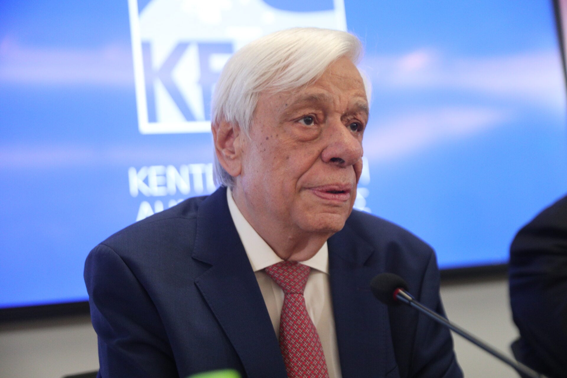 Καταπέλτης ο Παυλόπουλος για τις φιλοτουρκικές δηλώσεις Μπάρακ: Η Κίμπερλι πρέπει να σεβαστεί τη χώρα που της ανατέθηκε! (βίντεο)