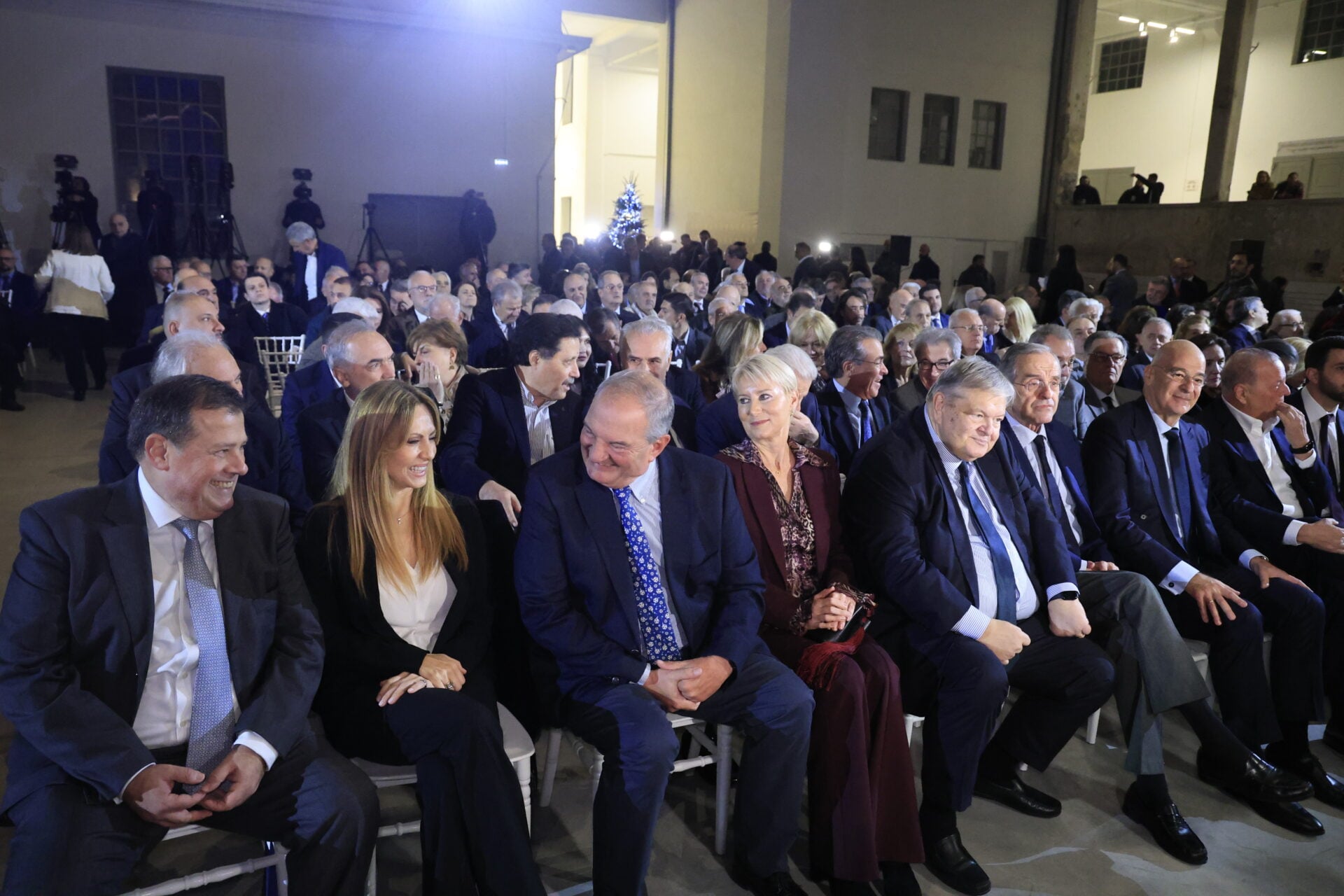 Ταραχή στο Μαξίμου και στα… λιβανιστήρια του για την εκδήλωση της «δημοκρατίας»