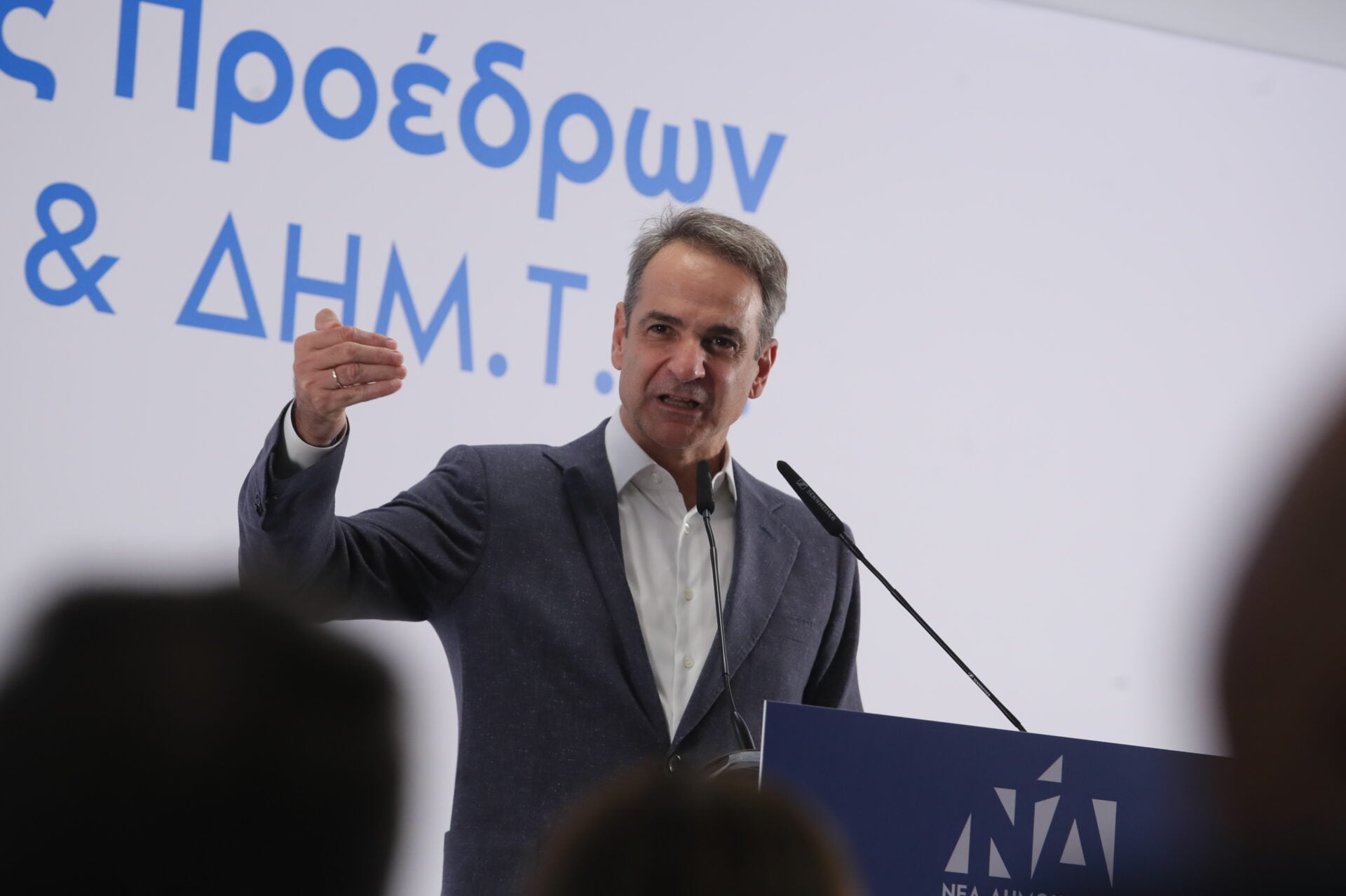 Σε πανικό ο Μητσοτάκης: Έβγαλε προεκλογική ομιλία, μοίρασε οδηγίες και θυμήθηκε τον Κωνσταντίνο Καραμανλή!