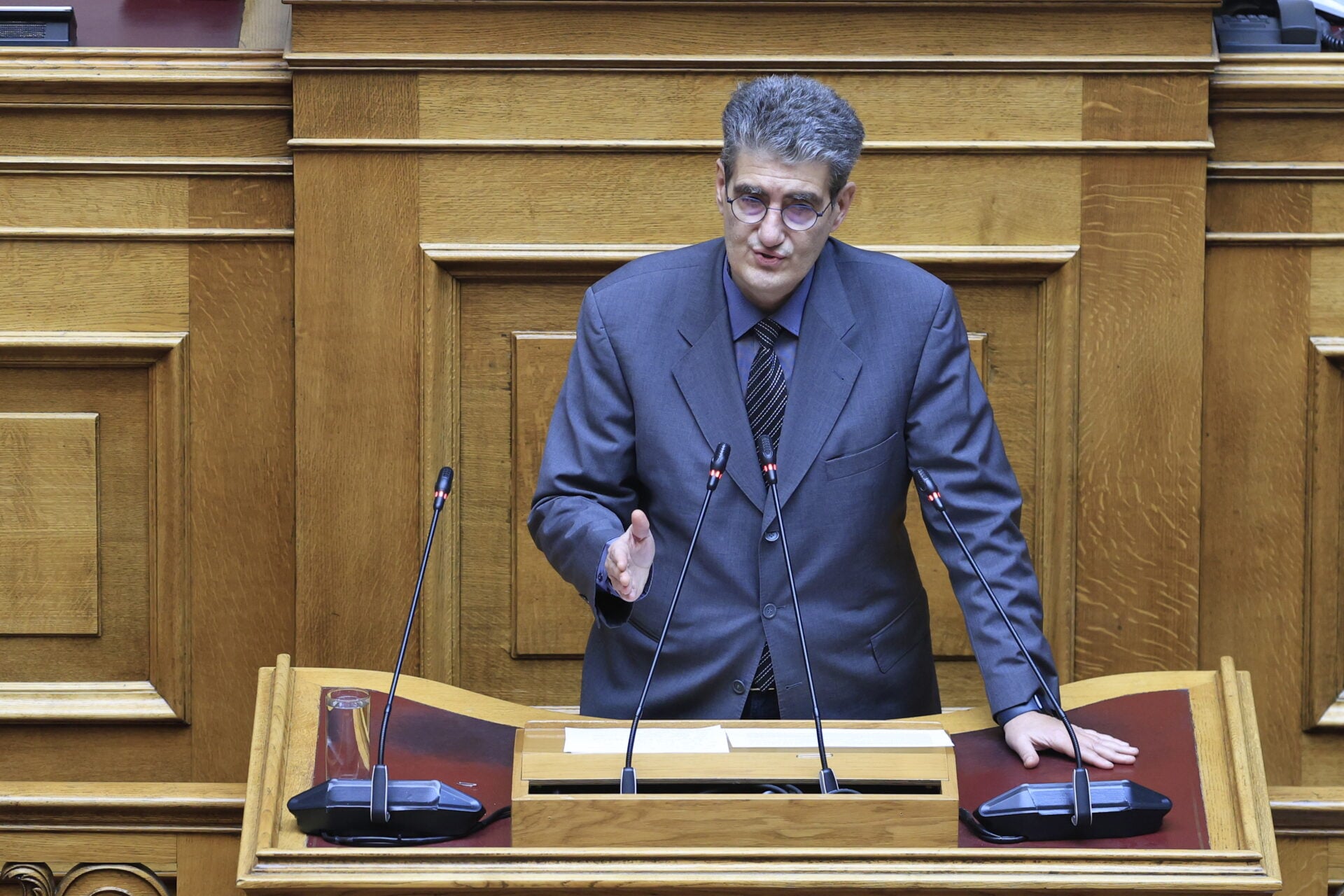 Kαβγάς on air Βούλτεψη – Γιαννούλη για τις χειμερινές διακοπές Μητσοτάκη – Αποχώρησε ο βουλευτής του ΣΥΡΙΖΑ (βίντεο)