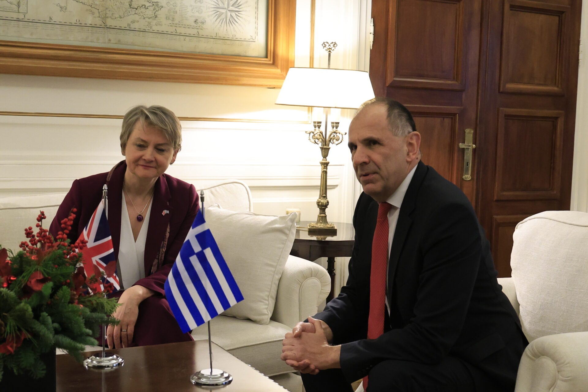 O Γεραπετρίτης «ψέλισε» κάτι για τα τουρκικά Εurofighter στη Βρετανή ΥΠΕΞ και αυτή τον «έγραψε» απλά!