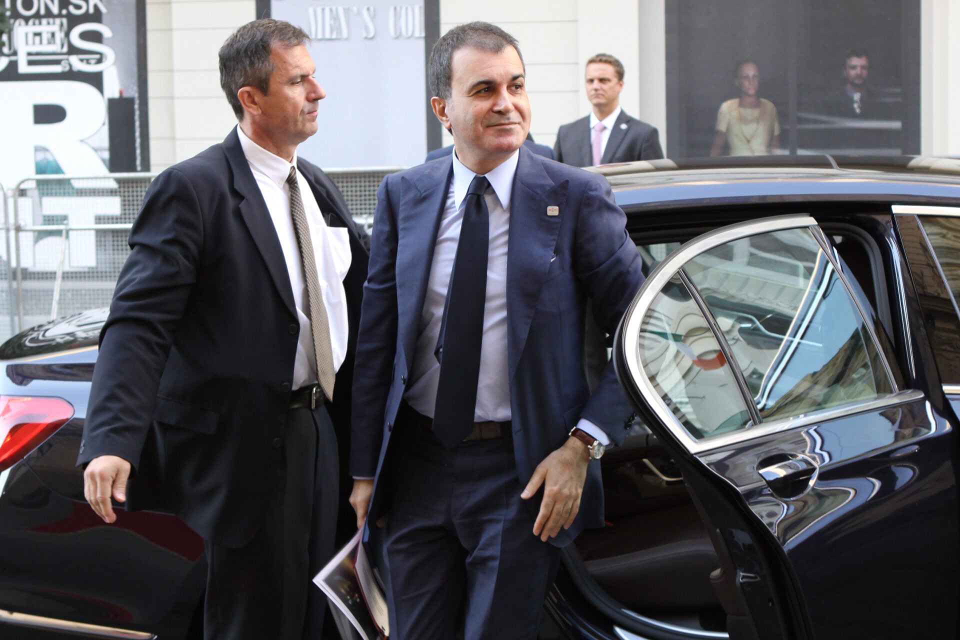 Νέο ξέσπασμα του Ομέρ Τσελίκ με χυδαία επίθεση κατά του Νίκου Δένδια: «Είναι τρολ σε θέση Υπουργού»