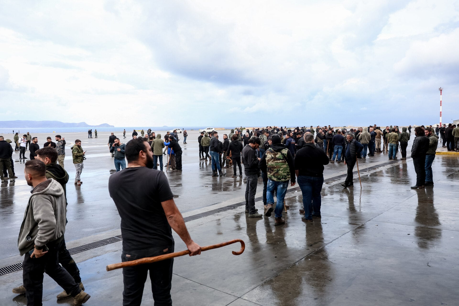 Κρήτη: Τέλος η κατάληψη στο αεροδρόμιο «Ν. Καζαντζάκης» - «Αποχωρούμε ειρηνικά» λένε οι αγρότες