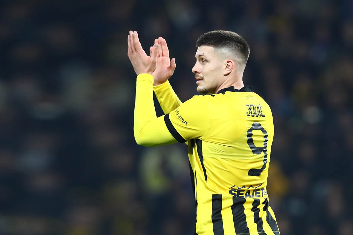 Λούκα Γιόβιτς: Οι Σέρβοι αποθεώνουν τον συμπατριώτη τους για τις εμφανίσεις του στην ΑΕΚ