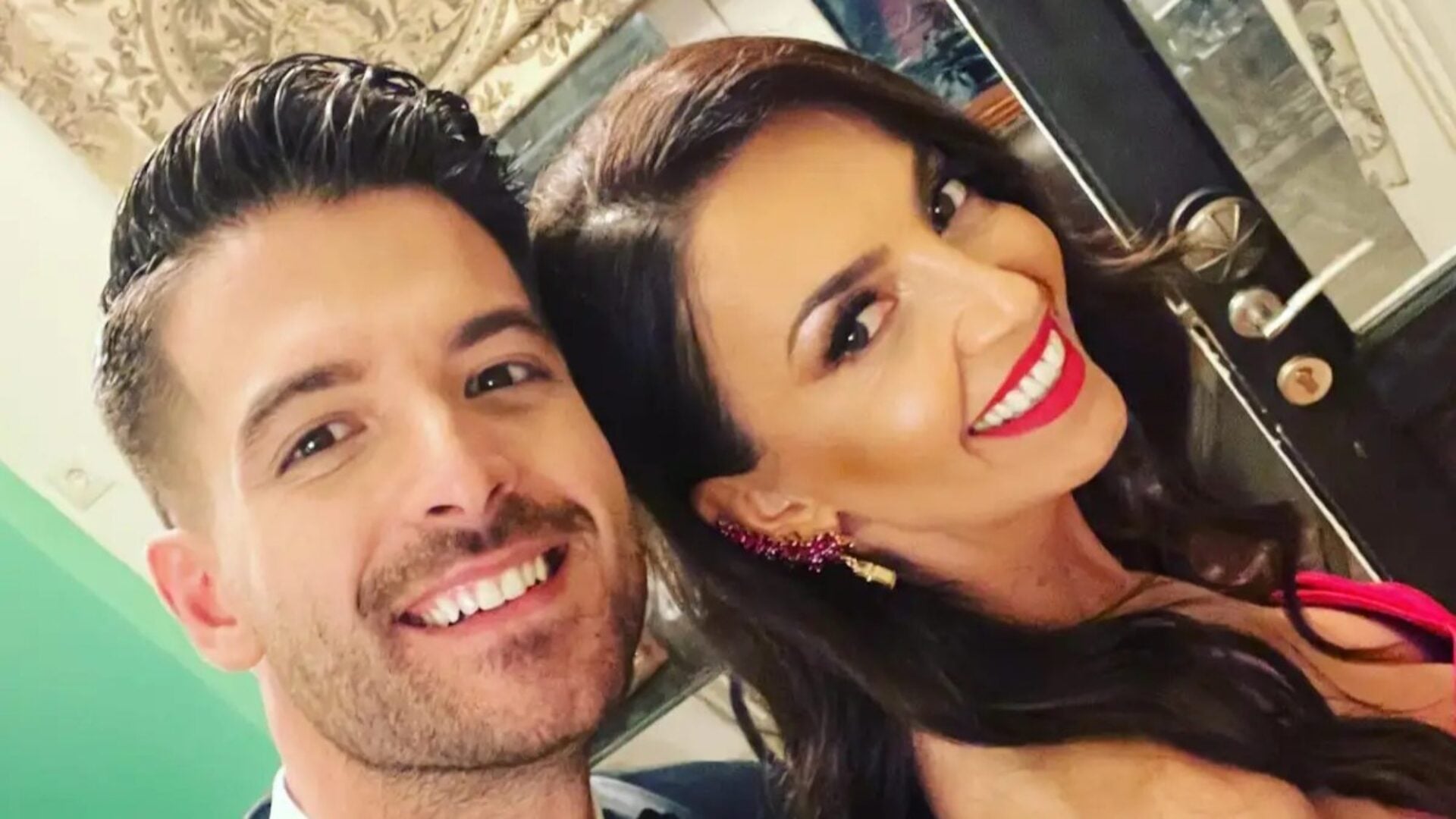 Συνελήφθη ο Άρης Μουγκοπέτρος μετά από μήνυση της συζύγου του – Ο δικηγόρος του παραιτήθηκε και ανέλαβε την ίδια