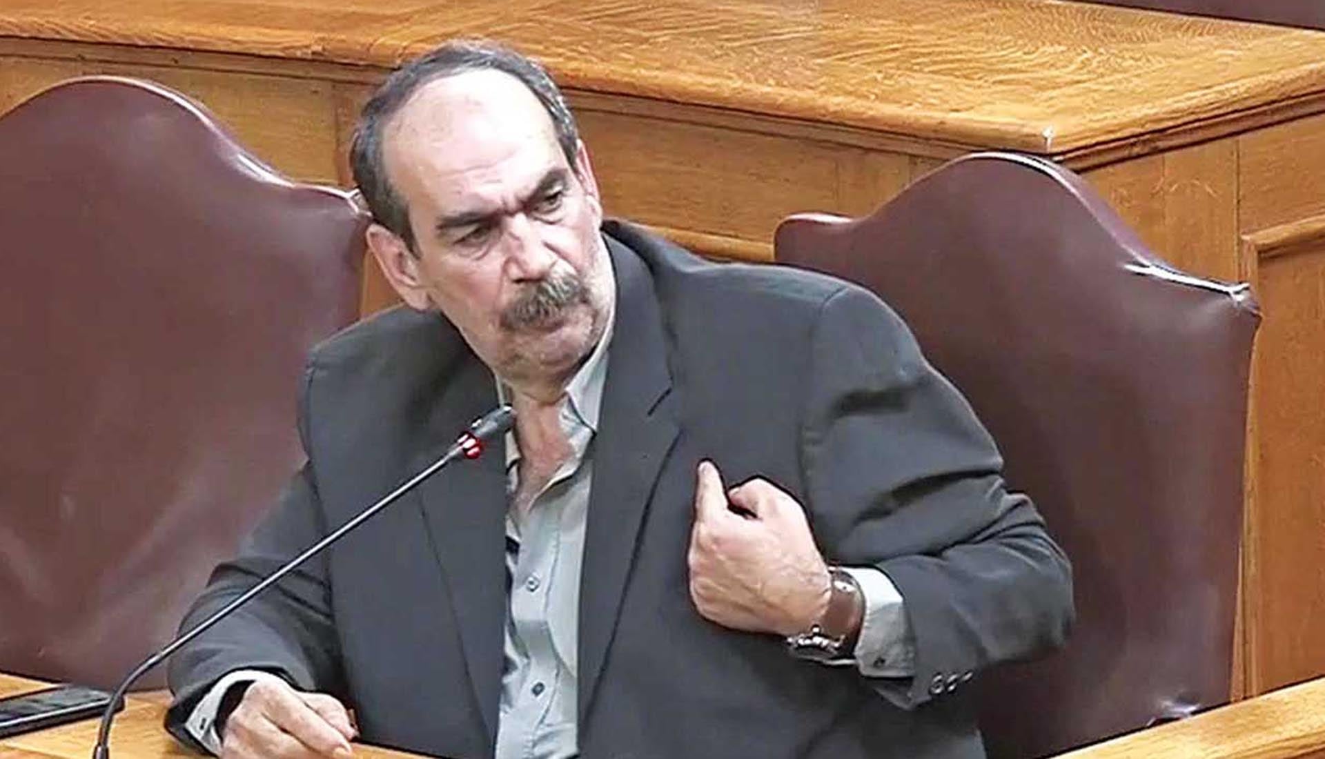 «Χτύπα» τον Φραπέ μέχρι  να κάνει… αφρό!