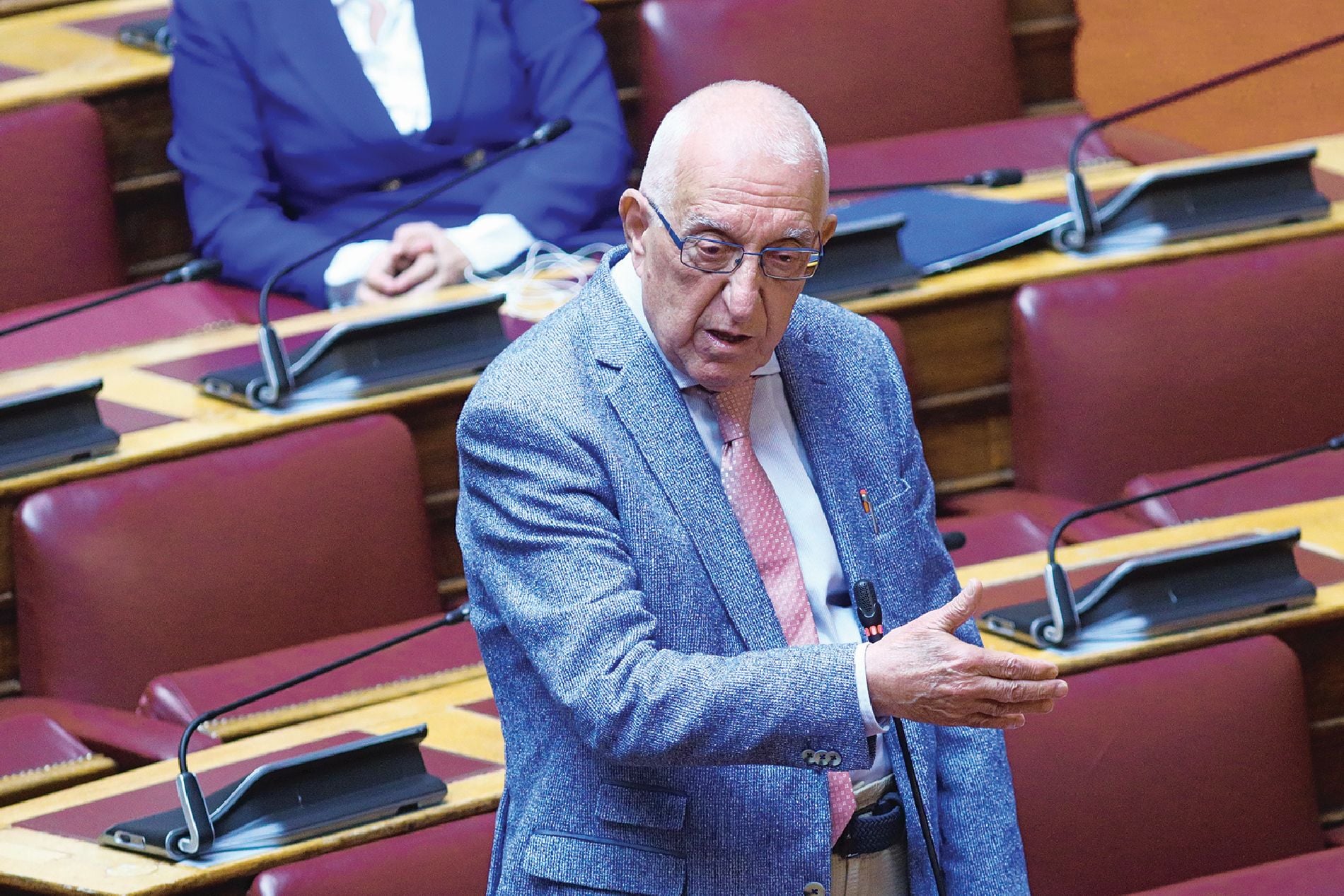 Εκκωφαντική σιωπή για τη θεσμική επιτροπή με τις εξεταστικές