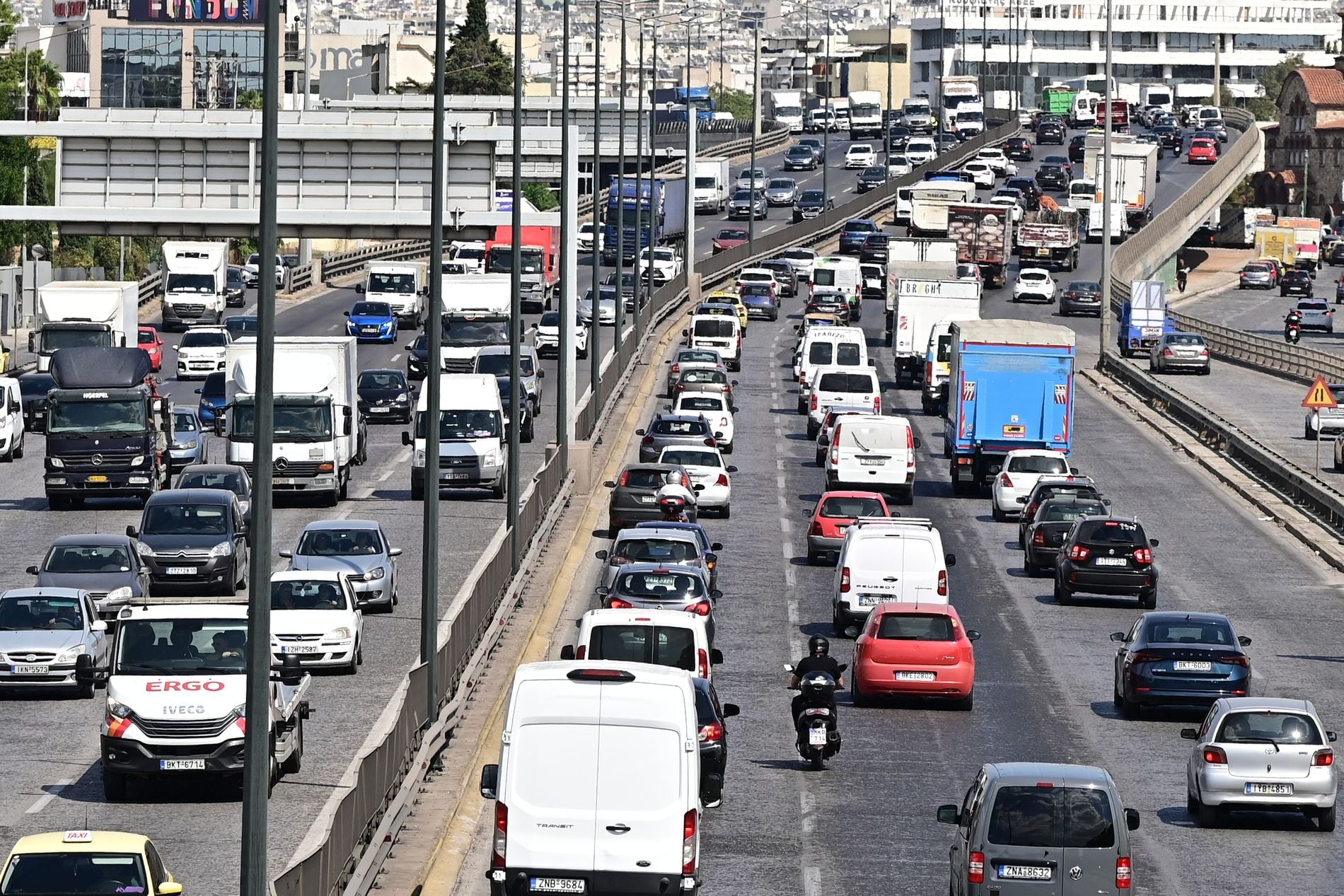 Κόλαση στους δρόμους της Αττικής από νωρίς με τεράστιες καθυστερήσεις – Δείτε live τον χάρτη της συμφόρησης