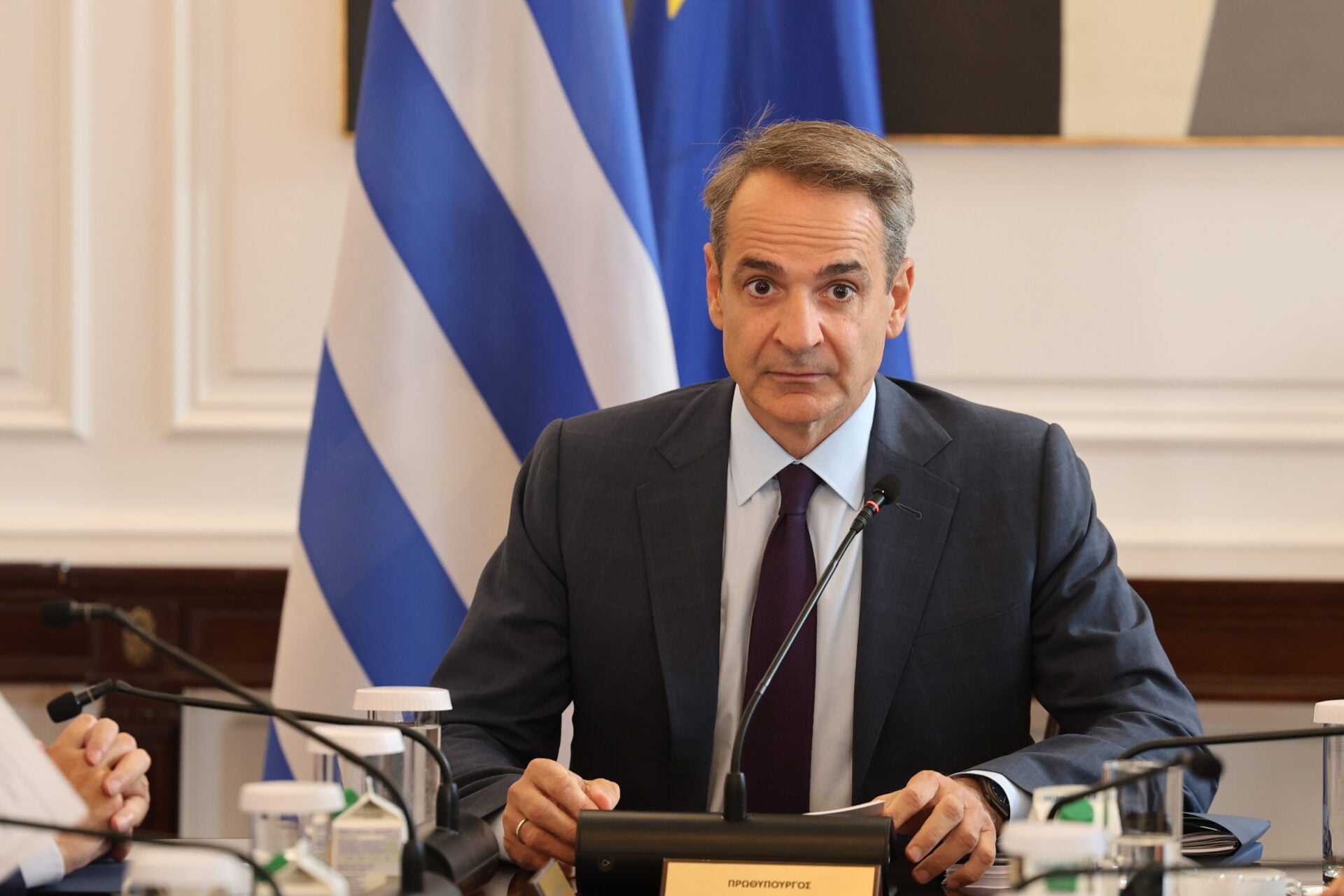 Στριμωγμένος ο Μητσοτάκης – Κάλεσε έκτακτη σύσκεψη στο Μαξίμου για τα μπλόκα