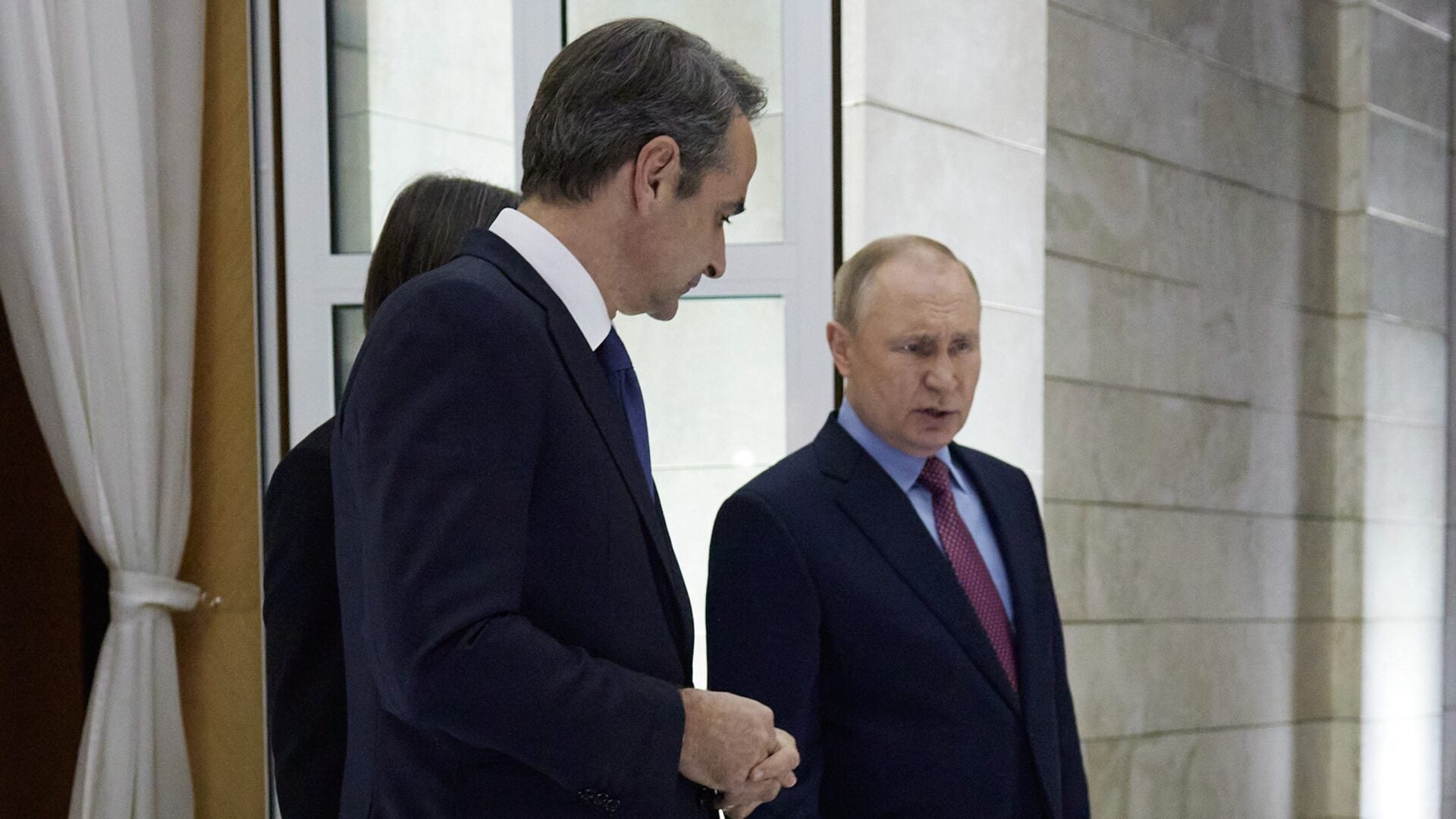 Ρωσικό ΥΠΕΞ: «Η Ελλάδα υπέκυψε στις πιέσεις των “ανωτέρων συντρόφων” και μπήκε στο πρόγραμμα αγοράς αμερικανικών όπλων για την Ουκρανία»