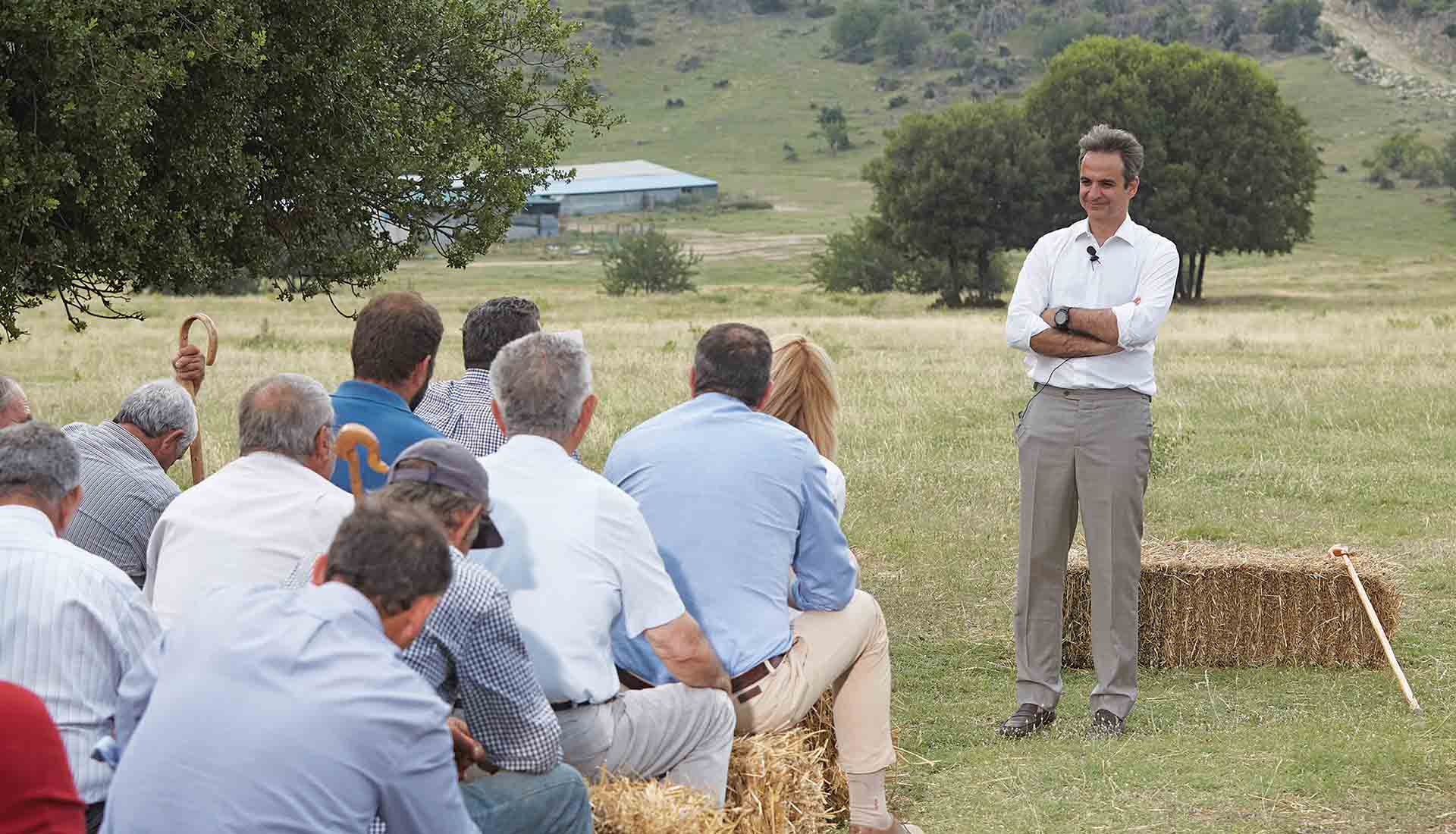 Η αλαζονεία που καίει το Μαξίμου