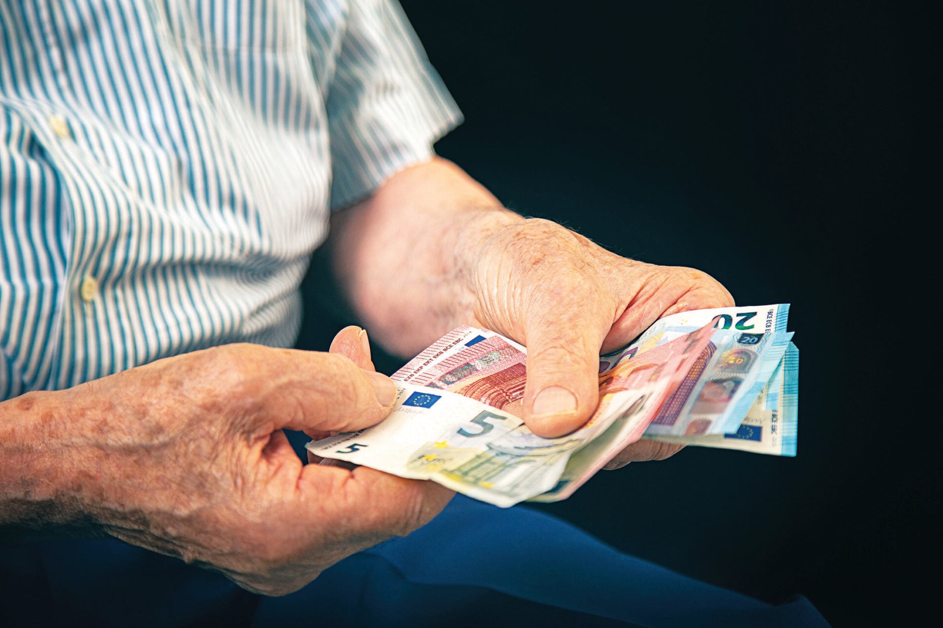 Ποιοι θα λάβουν τη νέα χρονιά… μποναμά σε μισθούς και συντάξεις