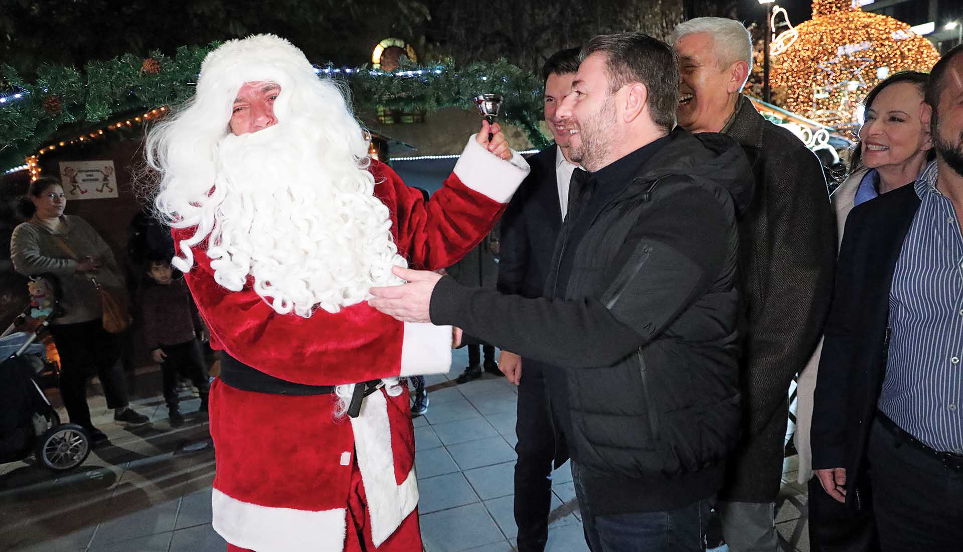 «Σφαγή» στα ορφανά του Σημίτη