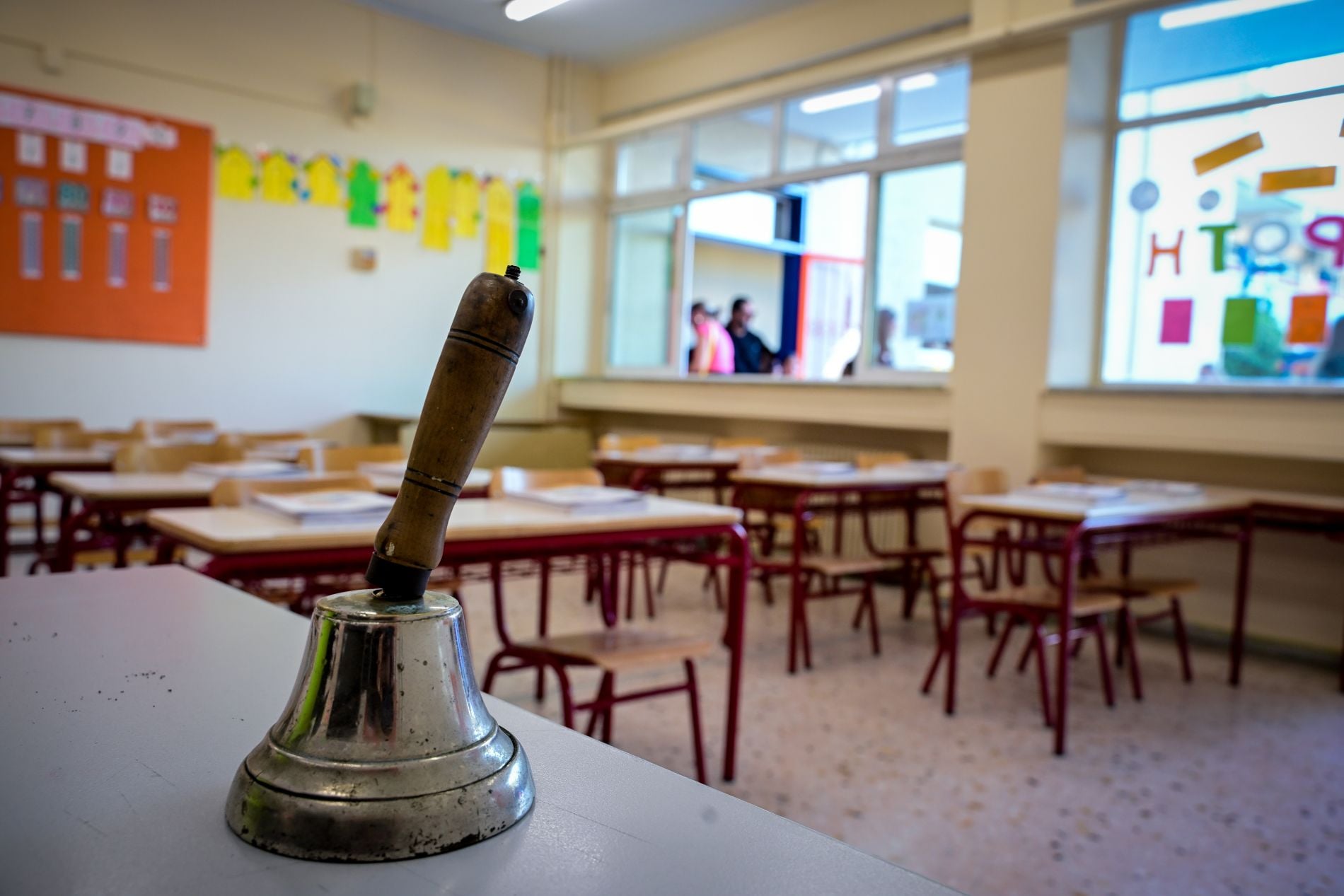 Στα «κάγκελα» μαθητές Λυκείου στο Αιγάλεω: Καταγγέλλουν καθηγήτρια για προβολή ακατάλληλης ταινίας στην τάξη