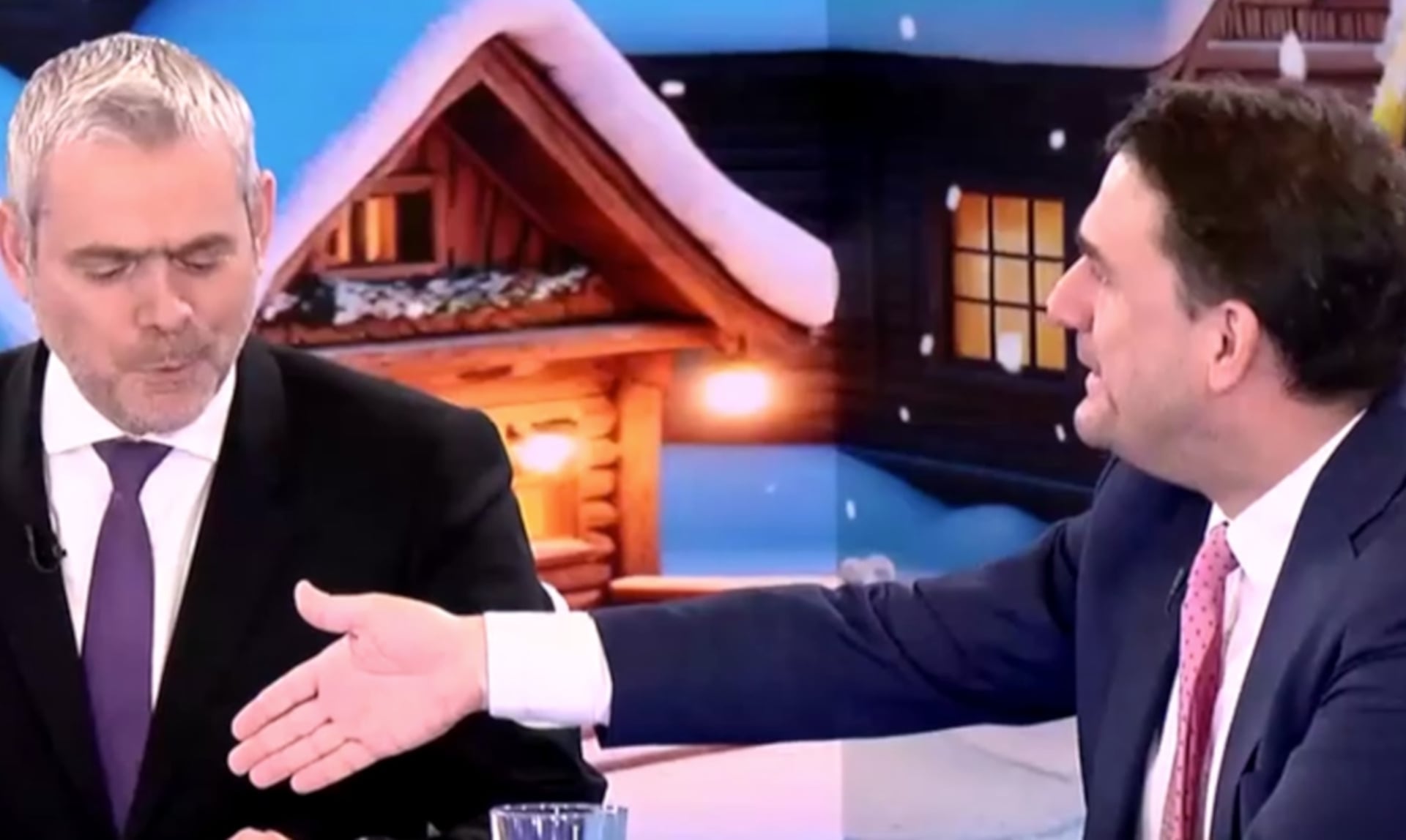 Χαμός ανάμεσα σε Καραγκούνη και Τσουκαλά σε ζωντανή μετάδοση (βίντεο)