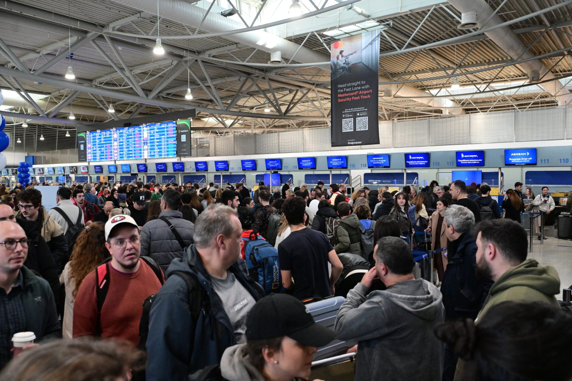 Κωμικοτραγικές καταστάσεις: Η ΥΠΑ άλλαξε την ανακοίνωση για το blackout μετά τον θόρυβο στα ΜΜΕ – Τώρα μιλάει για «τεχνικό ζήτημα»