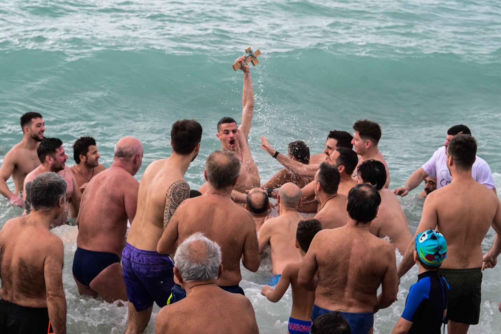 Με λαμπρότητα γιορτάστηκαν τα Θεοφάνεια σε όλη την Ελλάδα (φωτό)